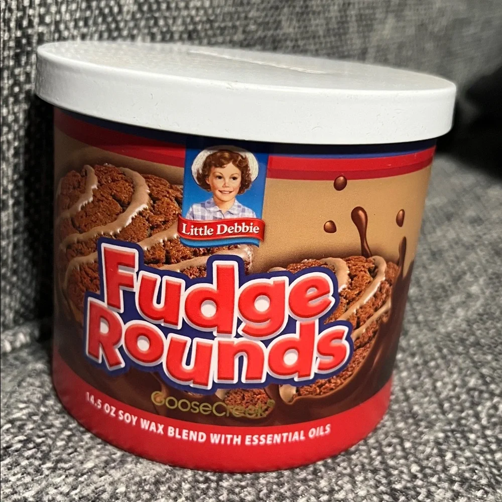 NWT Goose Creek Fudge Rounds Little Debbie 3-Wick Candle